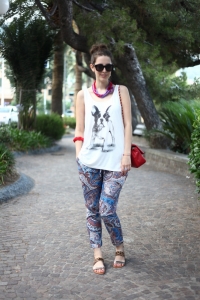 Tatiana Biggi - outfit- Tati loves pearls - bulldog francese - stampa paisley