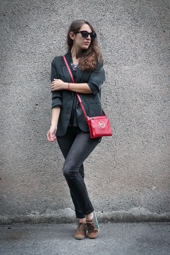 Tatiana Biggi - Tati loves pearls - outfit inverno - outfit autunno - total black fashion blogger